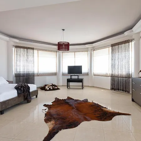 Mira Villa * Kalithies